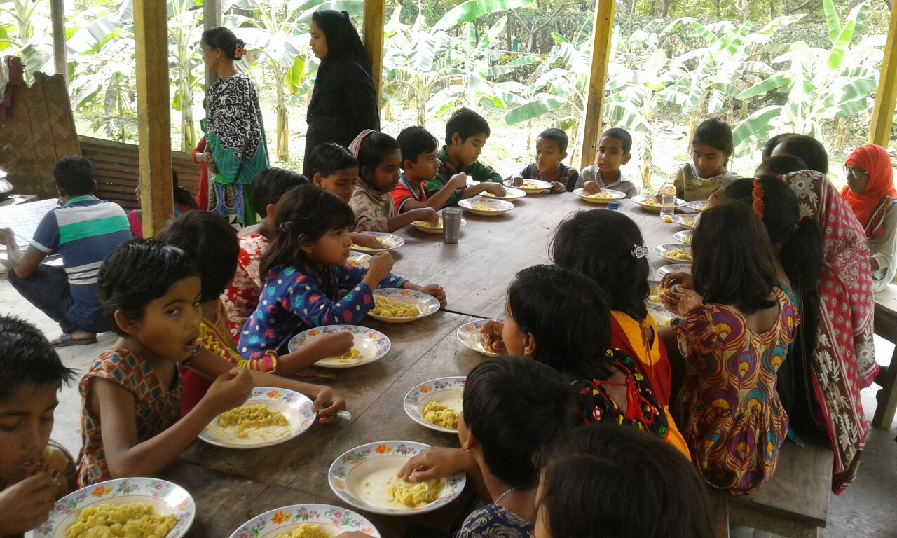 School Meal Program image 3